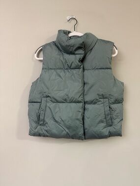 Old Navy Puffer Vest - Sage Green